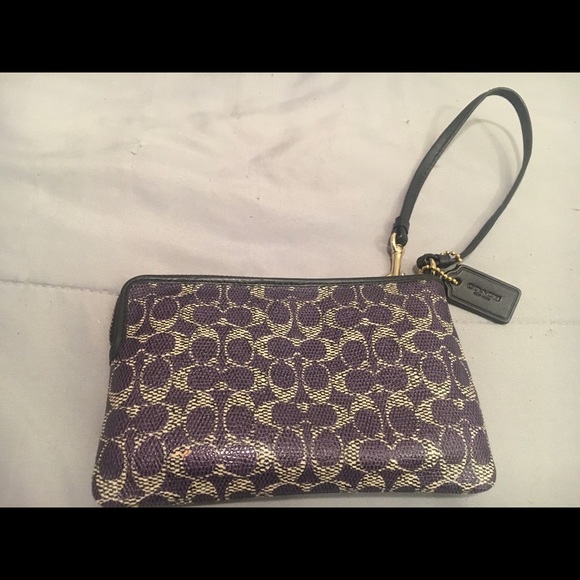 Coach Small Wristlet - Picture 2 of 9